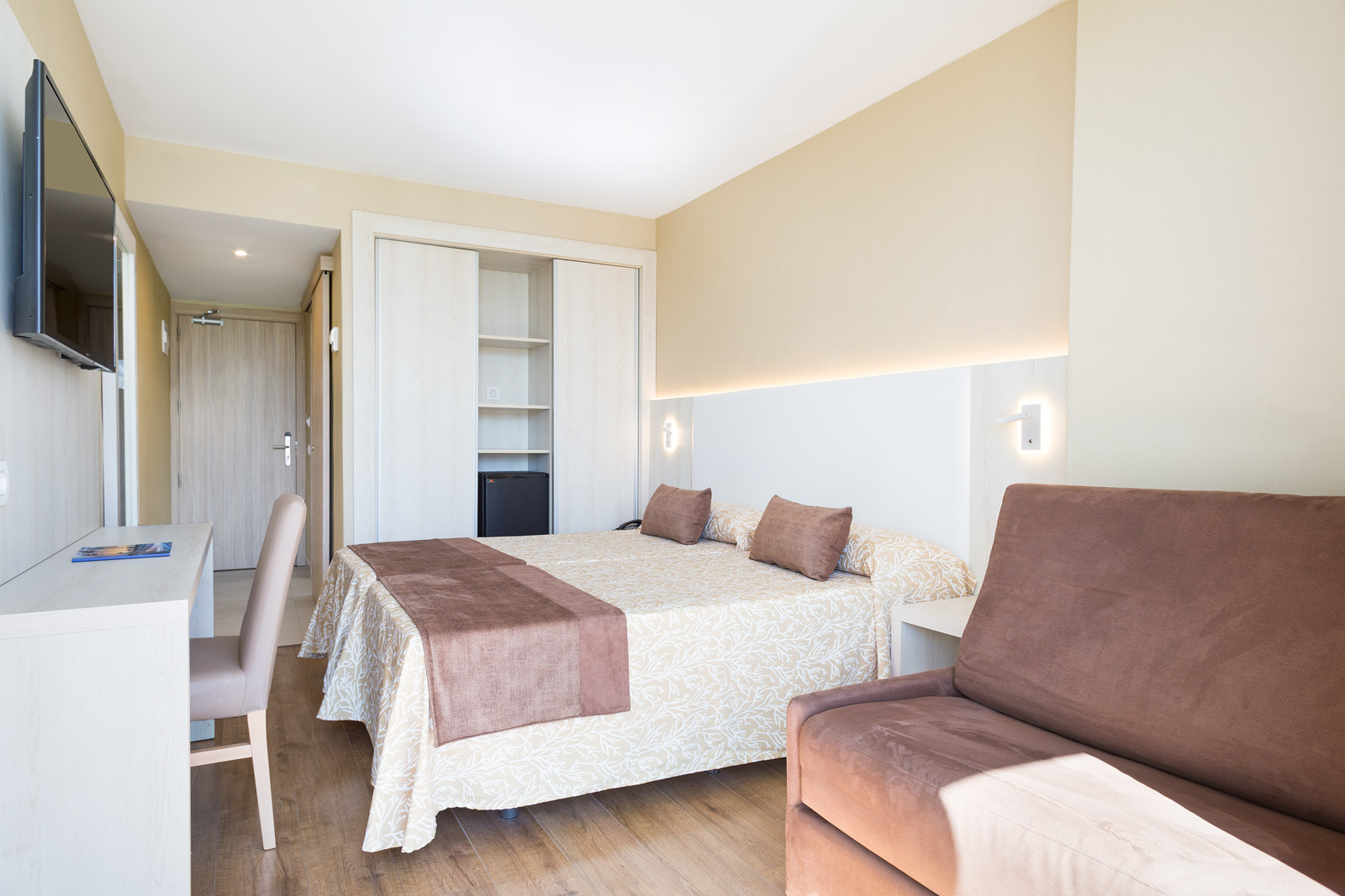 Habitación doble Superior + Entrada Port Aventura del hotel Best Maritim. Foto 2