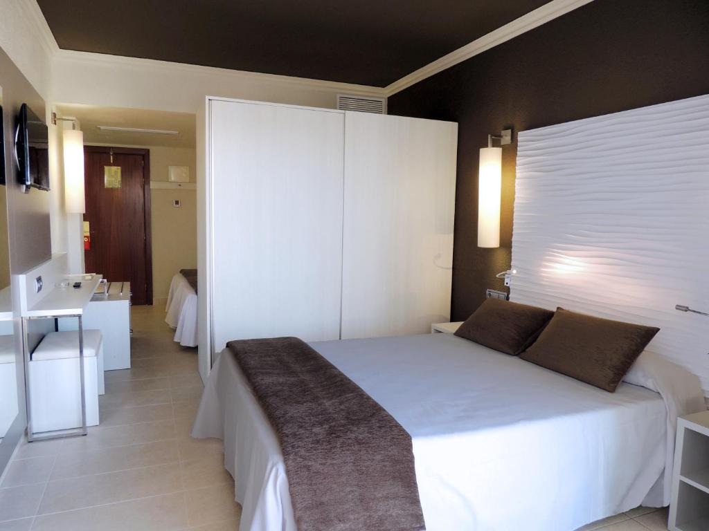 Habitación quíntuple del hotel Augustus. Foto 4