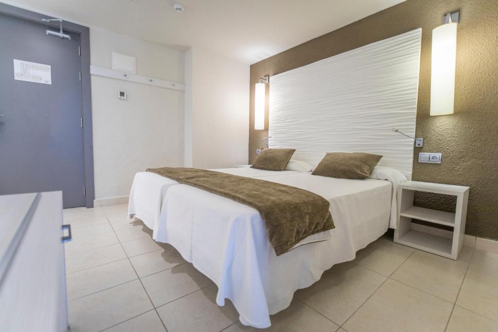 Habitación quíntuple del hotel Augustus. Foto 6