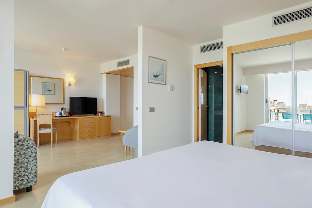 Junior Suite con Vistas al Mar del hotel Sol Port Cambrils