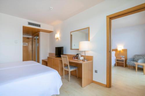 Habitaciones Comunicadas del hotel Sol Port Cambrils. Foto 3