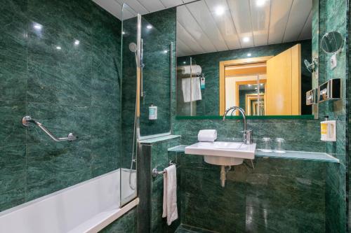 Habitaciones Comunicadas del hotel Sol Port Cambrils. Foto 4