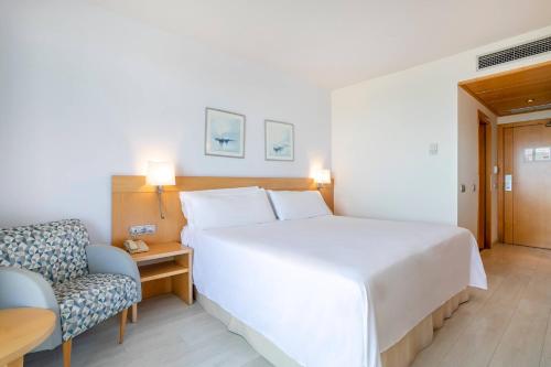 Habitación Premium con vistas al mar del hotel Sol Port Cambrils. Foto 2