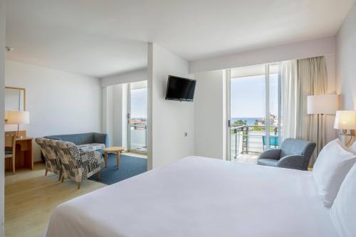 Suite SOL con Vistas al Mar del hotel Sol Port Cambrils. Foto 4