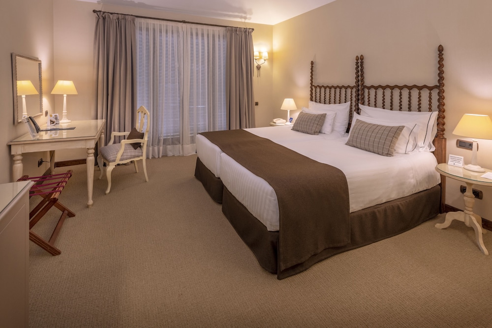 Habitación clásica con 1 cama doble o 2 individuales del hotel Gran Rey Don Jaime. Foto 4