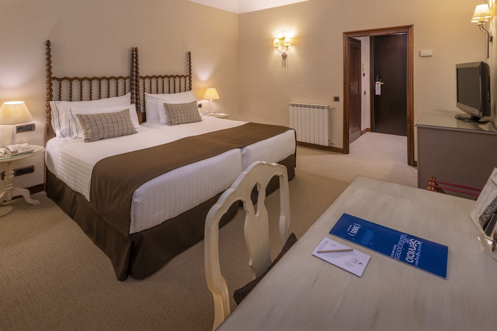 Habitación clásica con 1 cama doble o 2 individuales del hotel Gran Rey Don Jaime. Foto 6