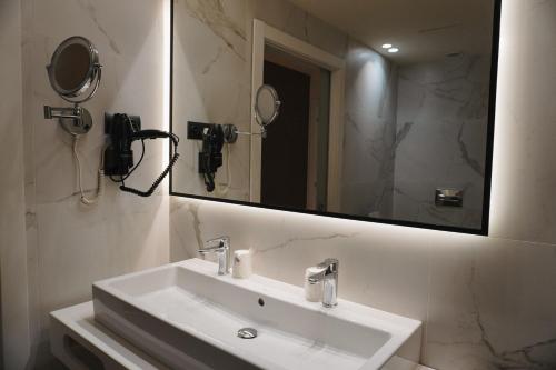 Habitación Doble Superior del hotel Brisamar Suites. Foto 8