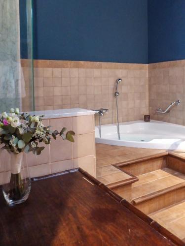 Suite del hotel Termes Montbrio. Foto 3
