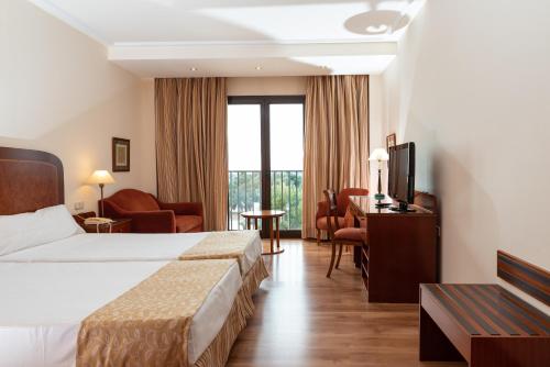 Habitación Triple Superior del hotel Termes Montbrio. Foto 3