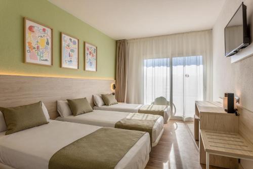 Habitación Triple del hotel Jaime I. Foto 6
