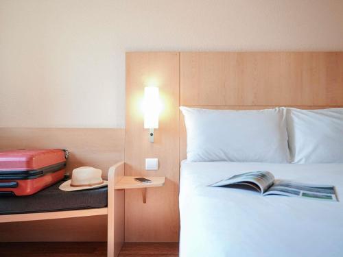 Habitación Doble Estándar - No fumadores del hotel Ibis Porto Centro São Bento. Foto 3