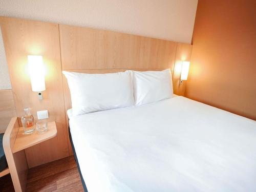 Habitación Doble Estándar - No fumadores del hotel Ibis Porto Centro São Bento. Foto 6