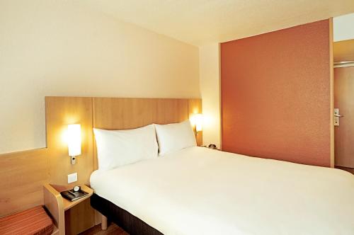 Habitación Doble Estándar - No fumadores del hotel Ibis Porto Centro São Bento. Foto 13