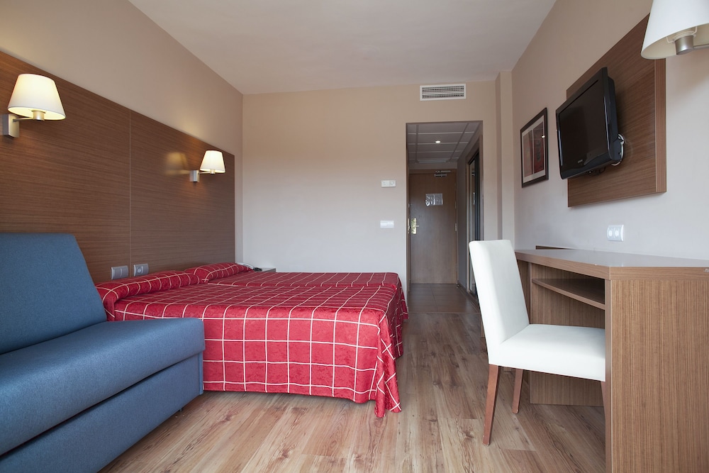 Habitación triple del hotel Best Oasis Park