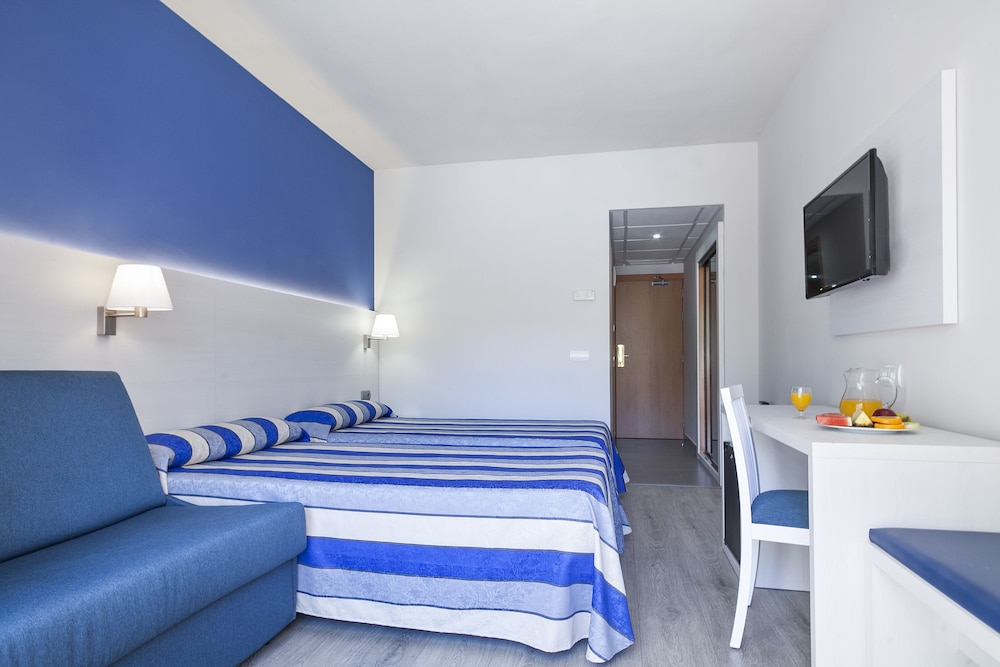 Habitación triple Balcón o Terraza Con Vistas 3 camas individuales del hotel Best Oasis Park