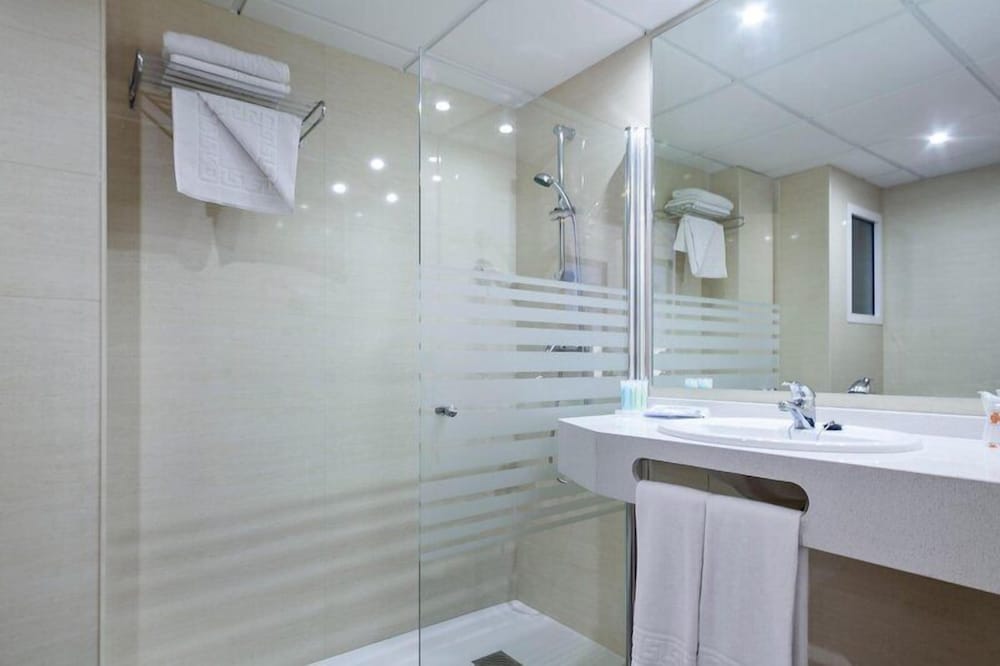 Habitación Triple del hotel Best Oasis Park. Foto 5