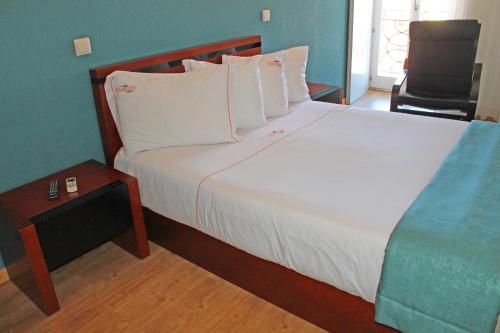 Habitación Doble Superior con Balcón del hotel Vivacity Porto. Foto 3