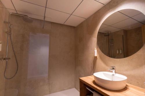 Habitación Triple del hotel Ohtels Vila Romana. Foto 4