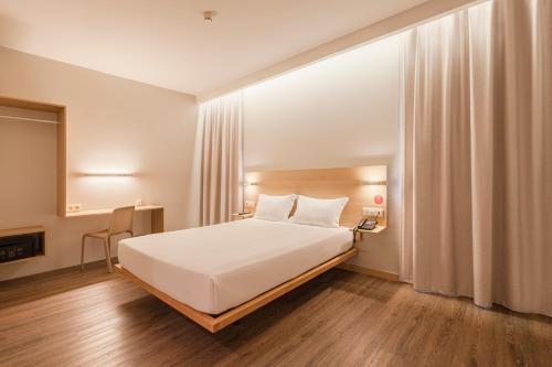 Habitación Doble adaptada para personas con movilidad reducida del hotel Moov Porto Centro. Foto 2