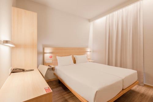 Habitación Doble Estándar - 2 camas del hotel Moov Porto Centro. Foto 4