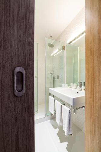 Habitación Doble Estándar del hotel Moov Porto Centro. Foto 3