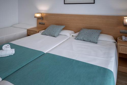 Habitación Doble Estándar del hotel 4r Salou Park Resort II. Foto 1