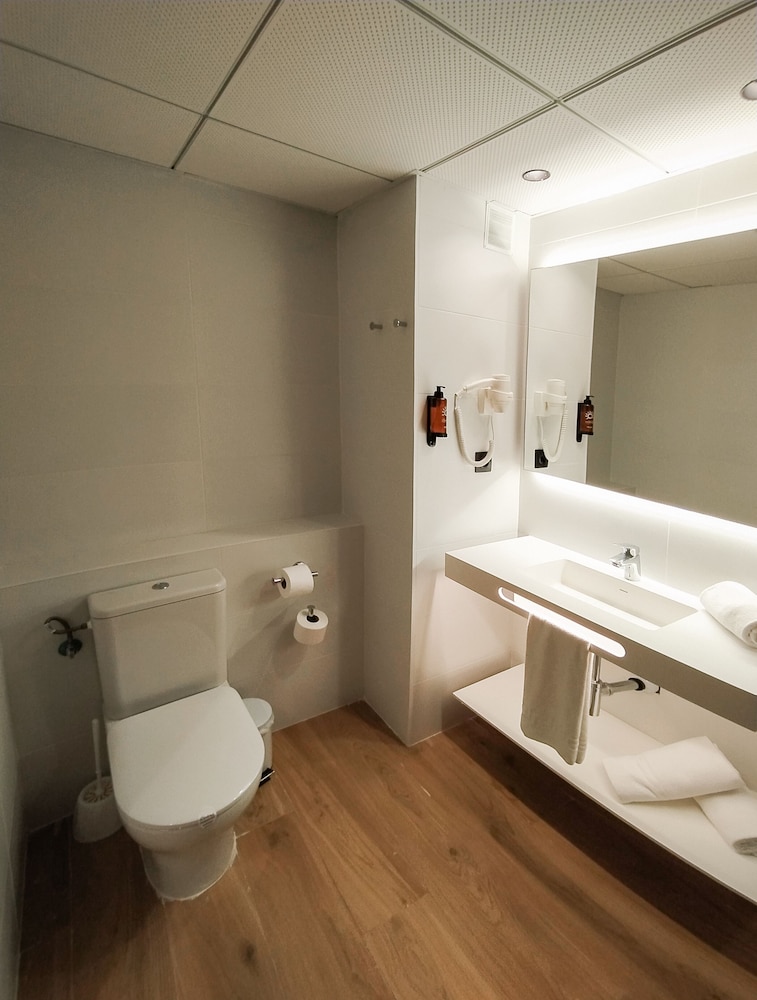 Habitación Triple del hotel Ohtels Belvedere. Foto 4