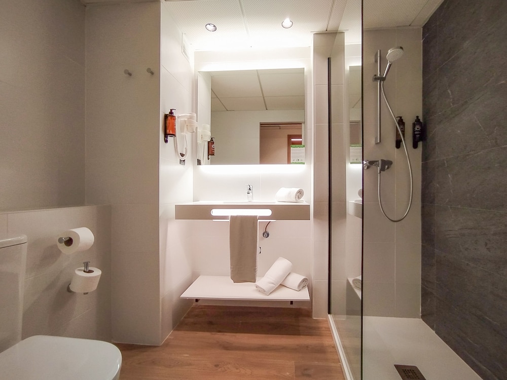 Habitación Doble Estándar del hotel Ohtels Belvedere. Foto 5