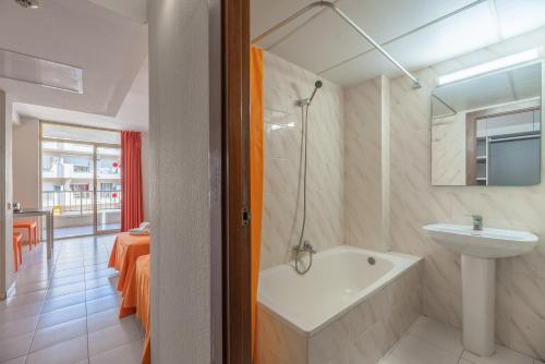 Estudio Estándar del hotel Rentalmar Salou Pacific. Foto 8