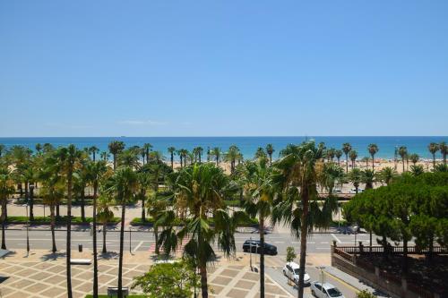Suite Mediterránea con vistas frontales al mar del hotel Blaumar Salou. Foto 9