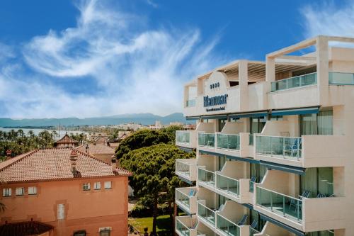 Suite Mediterránea con vistas frontales al mar del hotel Blaumar Salou. Foto 12