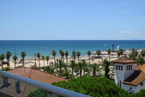 Suite Mediterránea Premium con vistas frontales al mar del hotel Blaumar Salou. Foto 6