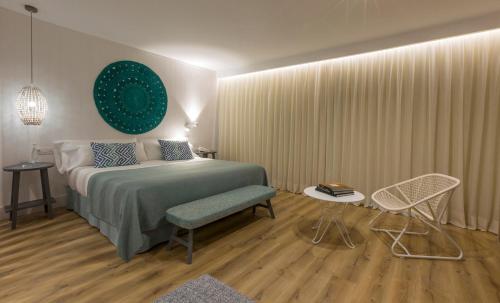 Suite Premium Mediterránea con vistas a la piscina del hotel Blaumar Salou. Foto 10