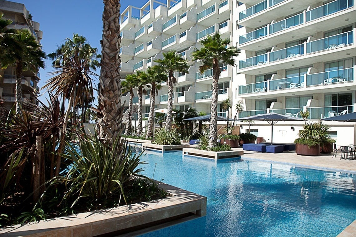 Suite Mediterránea Familiar Vista Piscina del hotel Blaumar Salou. Foto 1
