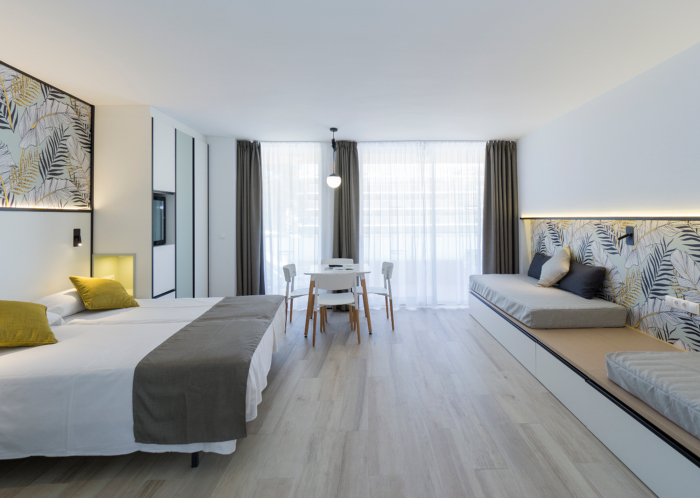 Habitación familiar Balcón o Terraza Superior del hotel Medplaya Hotel Calypso. Foto 1