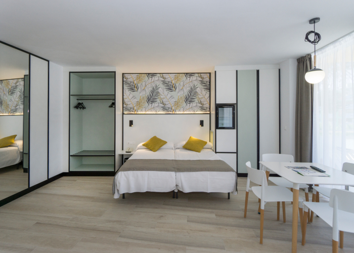 Habitación familiar Balcón o Terraza Superior del hotel Medplaya Hotel Calypso. Foto 2