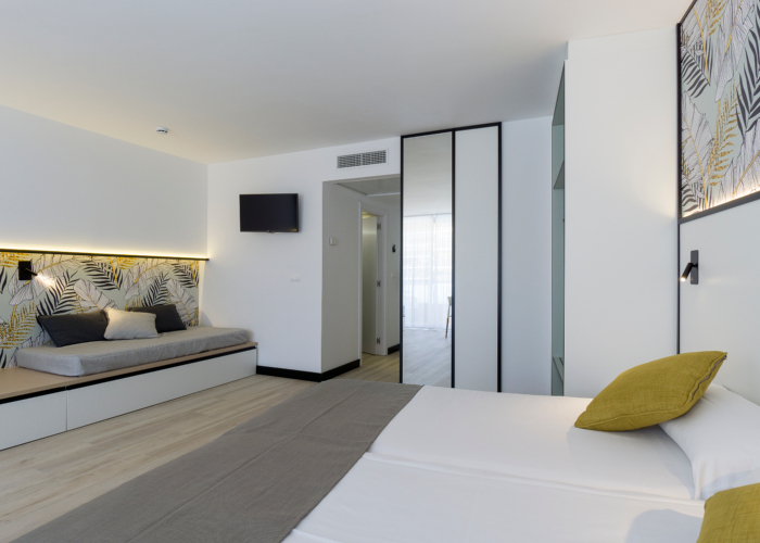 Habitación familiar Balcón o Terraza Superior del hotel Medplaya Hotel Calypso. Foto 3