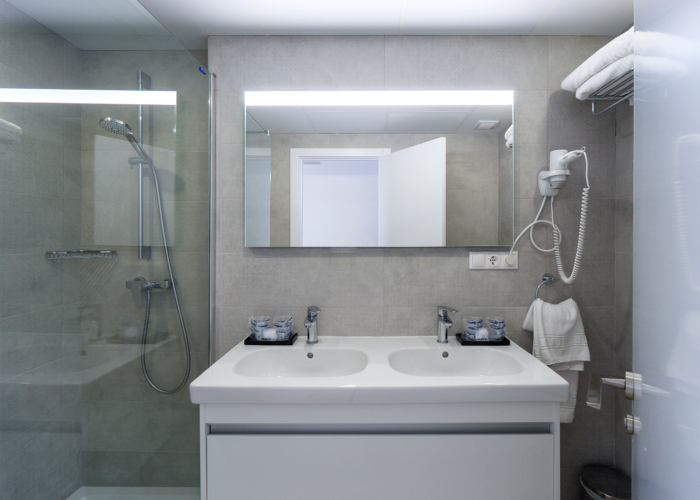 Habitación familiar Balcón o Terraza Superior del hotel Medplaya Hotel Calypso. Foto 4