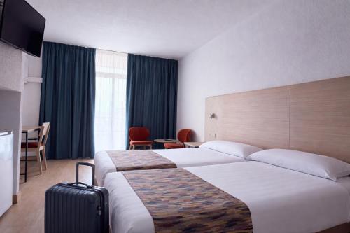 Oferta especial - Habitación Doble - 1 o 2 camas del hotel La Rapita. Foto 2
