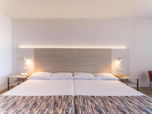 Habitación Triple del hotel La Rapita. Foto 3