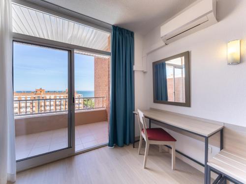 Habitación Triple del hotel La Rapita. Foto 5