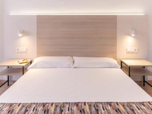 Oferta especial - Habitación Doble - 1 o 2 camas del hotel La Rapita. Foto 2