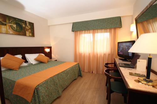 Habitación Doble Clásica con vistas a la ciudad del hotel Colleverde Park