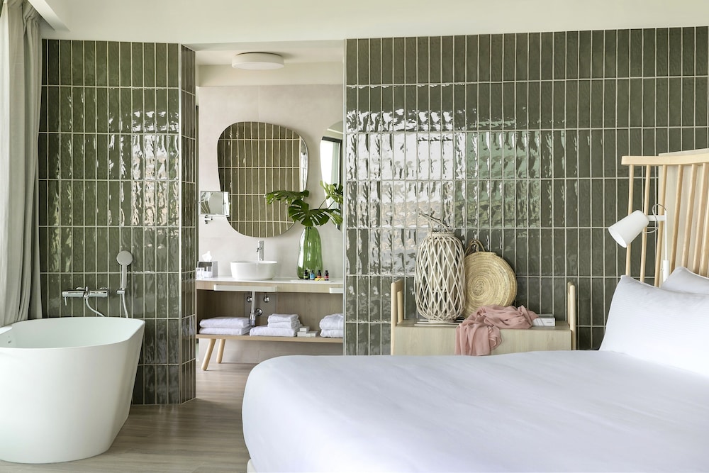 Ultimate ME+ Two Bedroom Suite del hotel Me Sitges Terramar. Foto 8