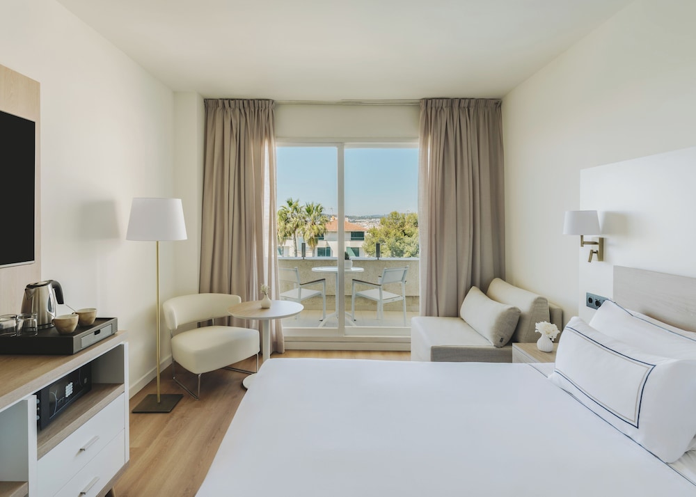 Meliá Room Vista Piscina del hotel Melia Sitges