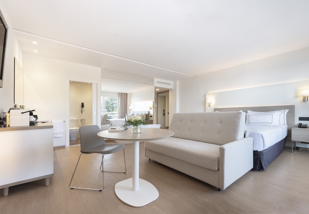 Grand Premium Room Vista Mar del hotel Melia Sitges. Foto 3