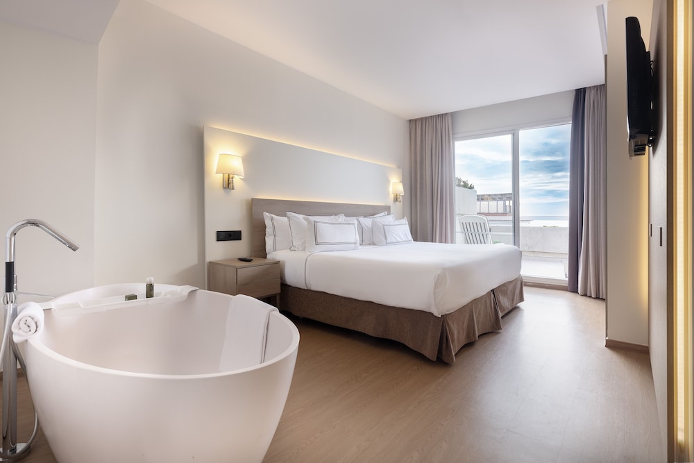 Junior Suite Vista Mar del hotel Melia Sitges. Foto 5