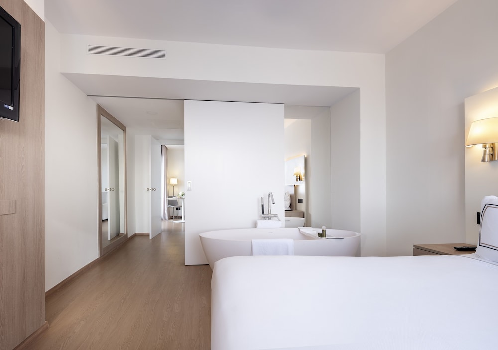 Junior Suite Vista Mar del hotel Melia Sitges. Foto 6
