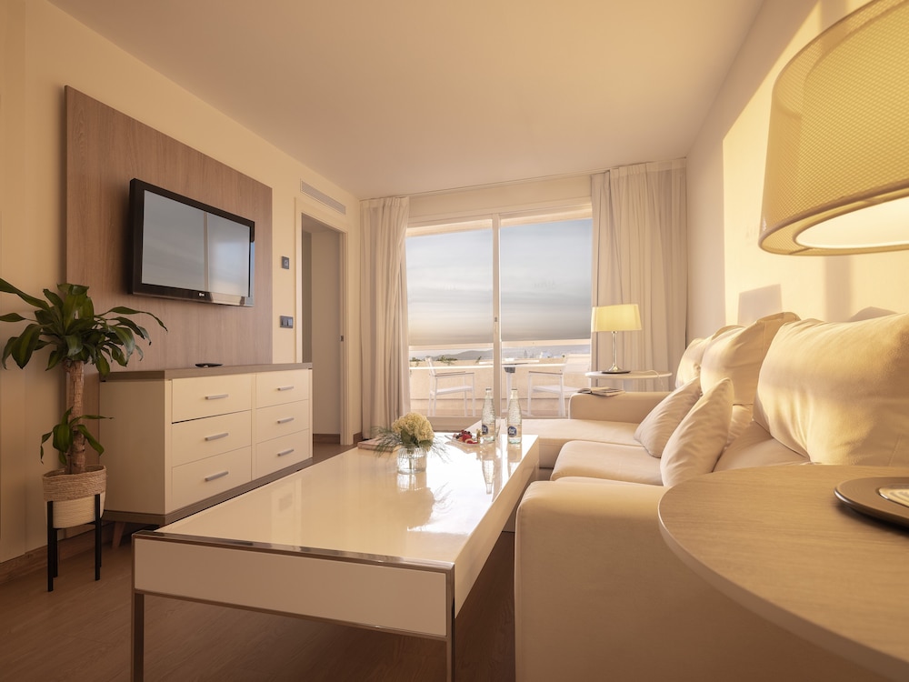 Family Junior Suite Vista Mar del hotel Melia Sitges