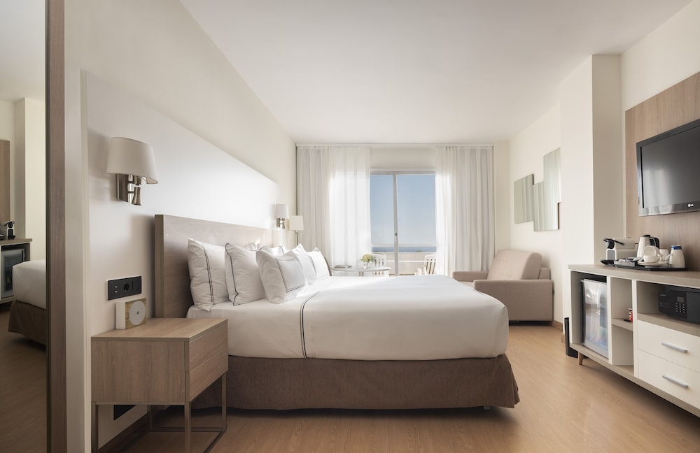 Family Double Room del hotel Melia Sitges. Foto 8